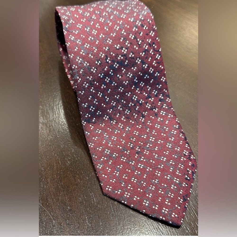 Hugo Boss Classic Burgundy Patterned Men's Tie